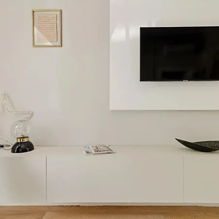 Piazza Antonio Gramsci By Onefinestay Apartman Milánó